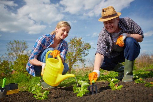 Dedicated Gardeners The Hale creating a polished, thriving garden